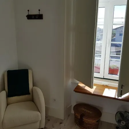 Pensión Cork Train Station 3*